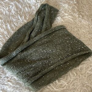 Infinity loop scarf. Moss green